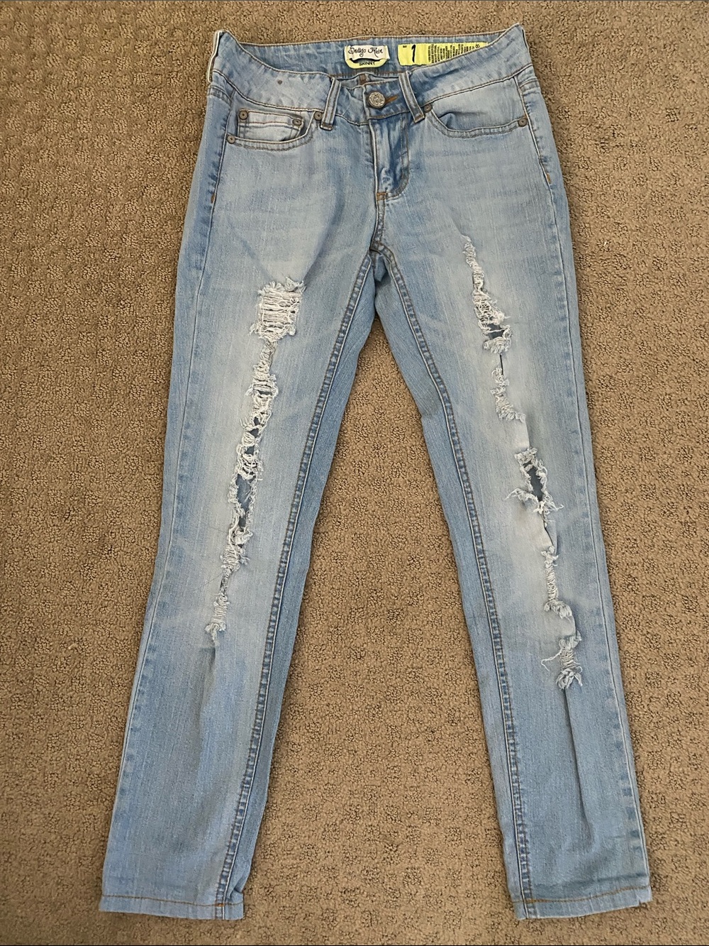 Junior’s Light Wash Distressed Skinny Jeans